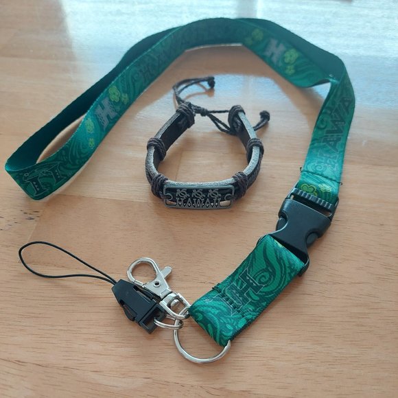 Hawaiian Lanyard and Bracelet Set, Green Detachable key ring and turtle … - Picture 1 of 6